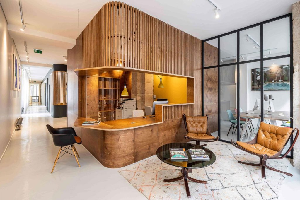 Salle élégante de L’Alliance Privée, agence de rencontre premium à Paris, dédiée aux rencontres haut de gamme et confidentielles